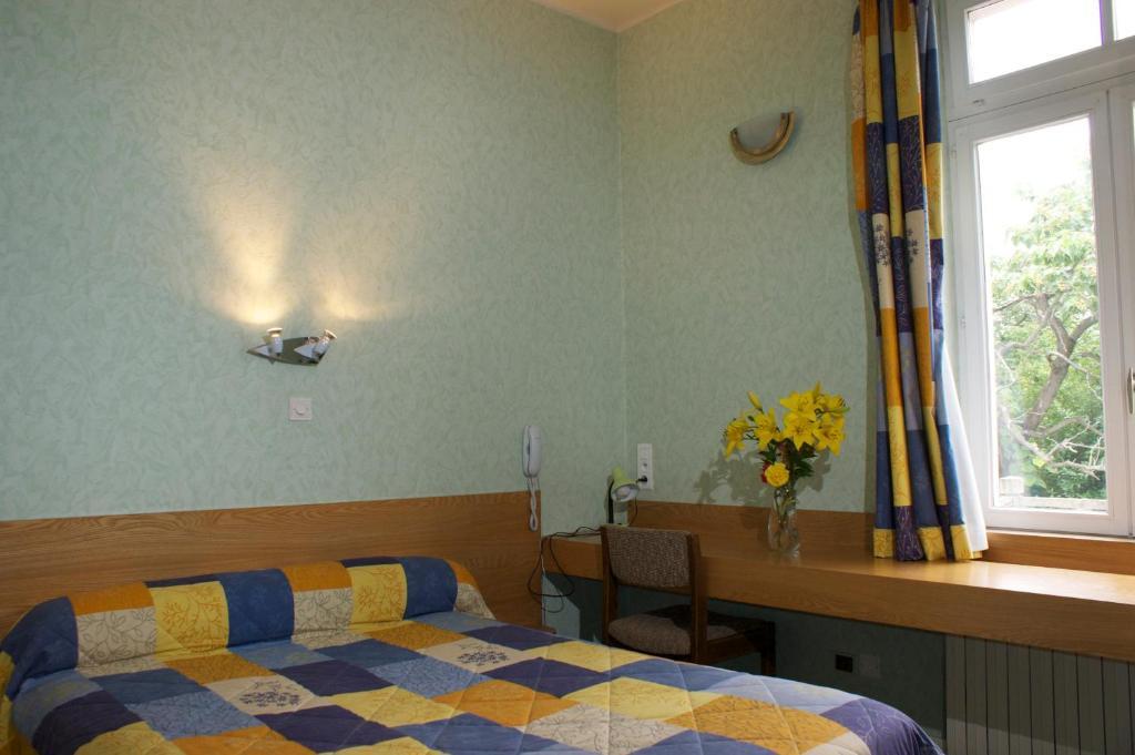 Hotel Le Lyon Bron Rum bild